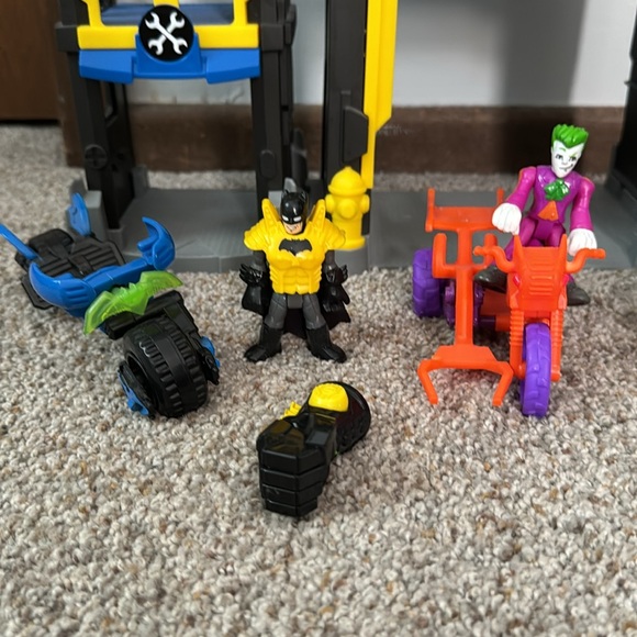 Imaginext Batman & Joker Figurine Set - Picture 3 of 3
